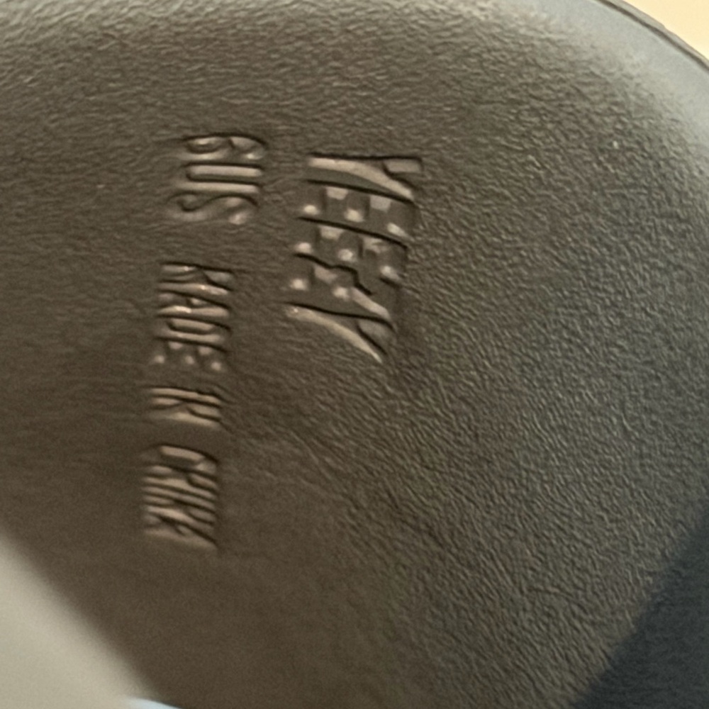 Yeezy Kids Dark Gray Slippers - Picture 3 of 3